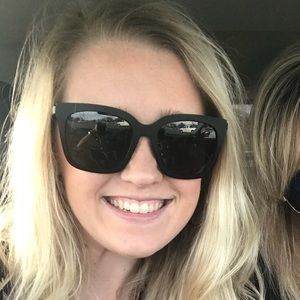 Meet your Posher, Makenzie